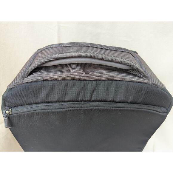 Osprey Porter 46L Travel Backpack [Dark Green/Grey] - Picture 16 of 16